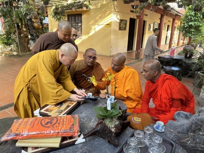 Phái đoàn Chư tăng Srilanka thăm chùa Bằng - Hà Nội